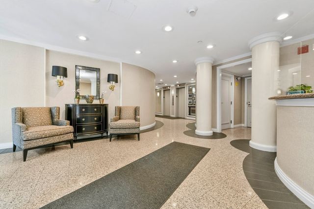 350 North St 404, Boston, MA 02113