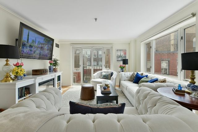 350 North St 404, Boston, MA 02113