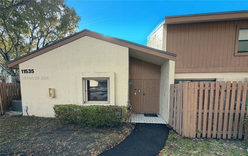 11535 SW 109th Rd 22A, Miami, FL 33176