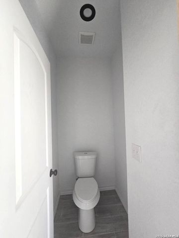 181 RANCHERO WAY, Natalia, TX 78059