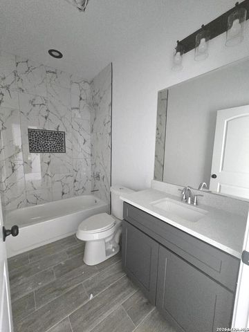 181 RANCHERO WAY, Natalia, TX 78059