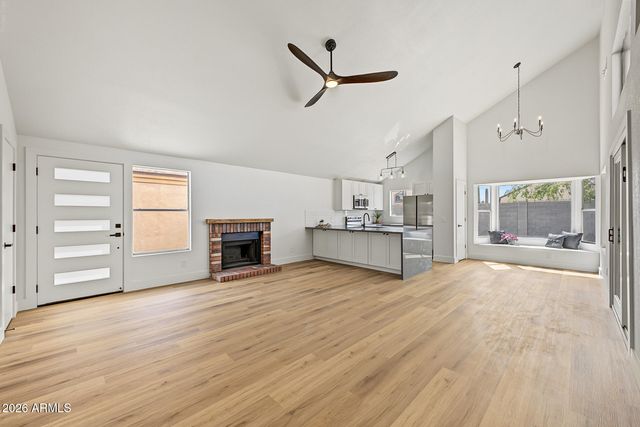 851 E ROCKWELL Drive, Chandler, AZ 85225