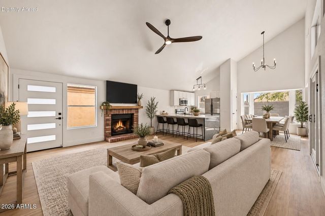 851 E ROCKWELL Drive, Chandler, AZ 85225