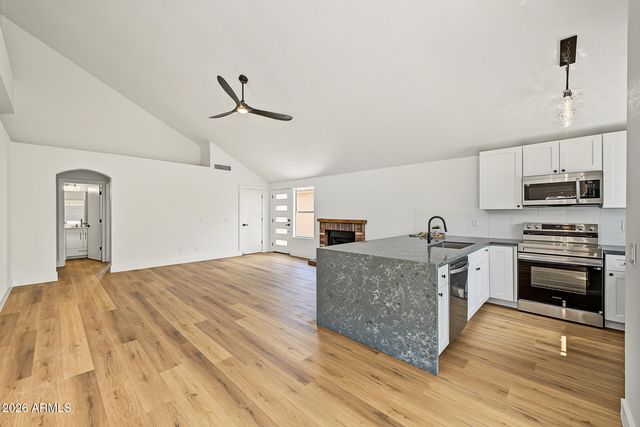 851 E ROCKWELL Drive, Chandler, AZ 85225