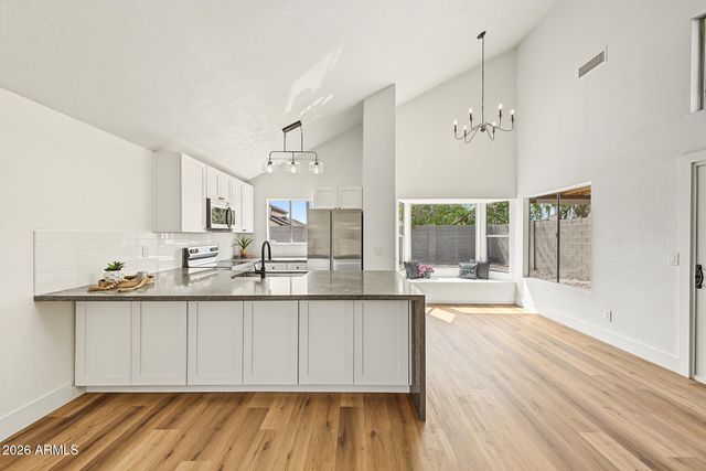 851 E ROCKWELL Drive, Chandler, AZ 85225