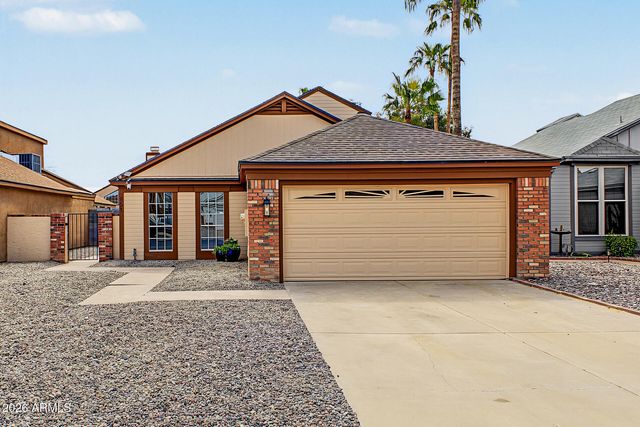 851 E ROCKWELL Drive, Chandler, AZ 85225
