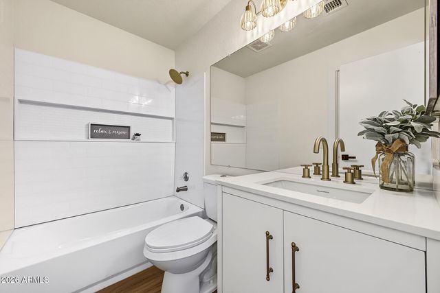 851 E ROCKWELL Drive, Chandler, AZ 85225