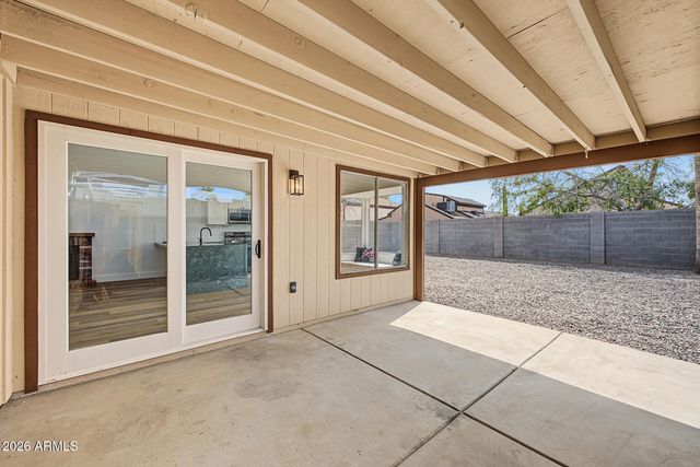 851 E ROCKWELL Drive, Chandler, AZ 85225