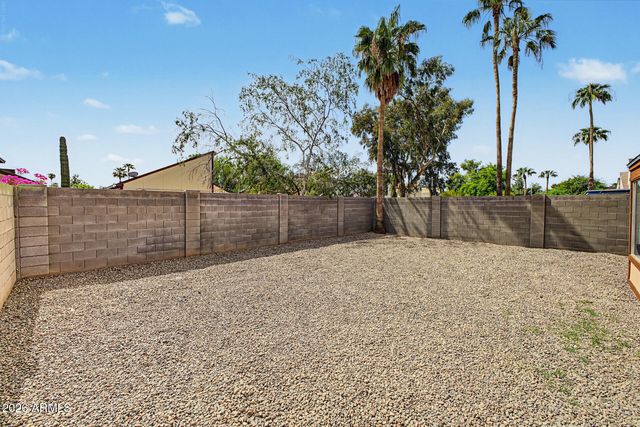 851 E ROCKWELL Drive, Chandler, AZ 85225