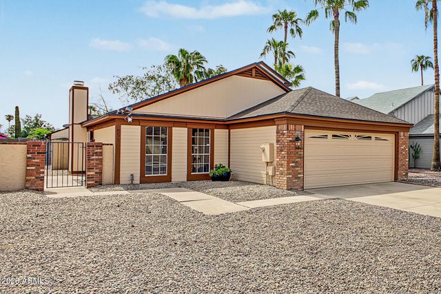 851 E ROCKWELL Drive, Chandler, AZ 85225