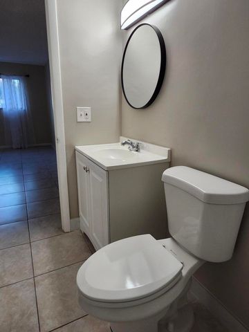 545 Trace Circle 105, Deerfield Beach, FL 33441