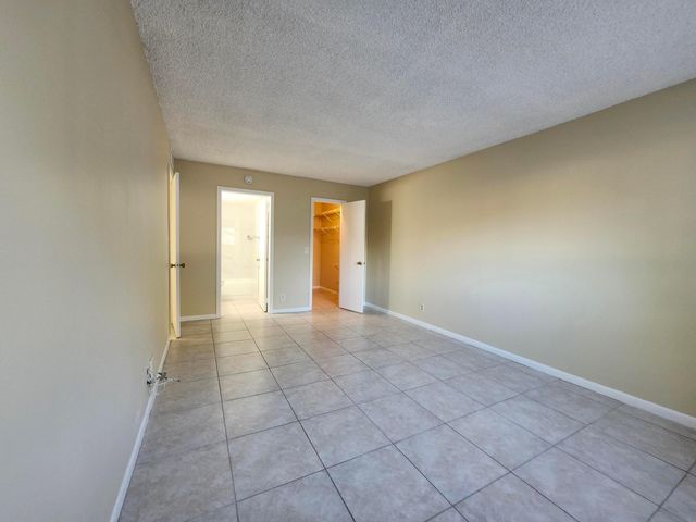 545 Trace Circle 105, Deerfield Beach, FL 33441