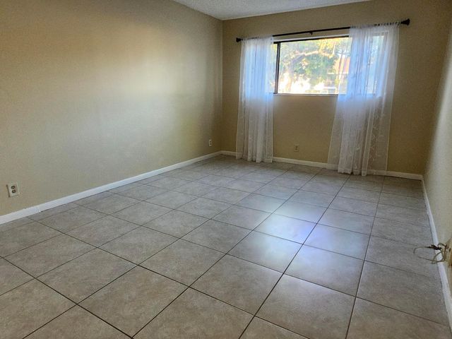 545 Trace Circle 105, Deerfield Beach, FL 33441