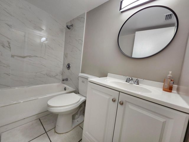 545 Trace Circle 105, Deerfield Beach, FL 33441