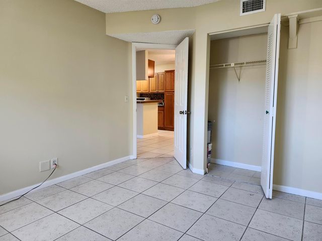 545 Trace Circle 105, Deerfield Beach, FL 33441
