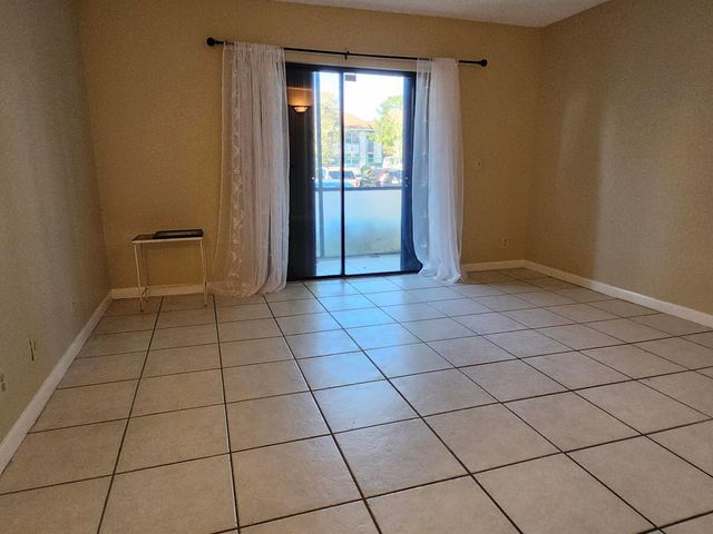 545 Trace Circle 105, Deerfield Beach, FL 33441