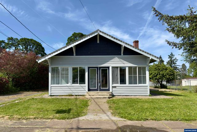 544 C St, Independence, OR 97351