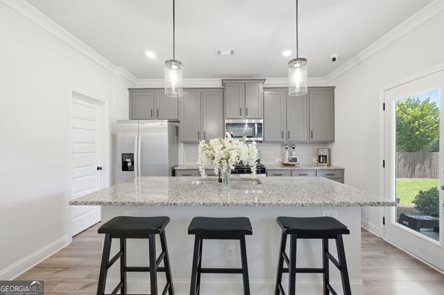 2700 Westgate Park Drive, Loganville, GA 30052