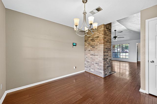 2407 Sue Street, El Campo, TX 77437