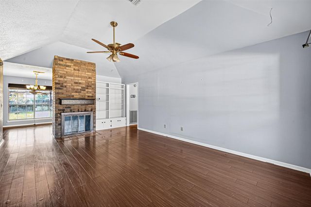 2407 Sue Street, El Campo, TX 77437