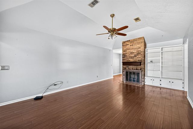 2407 Sue Street, El Campo, TX 77437