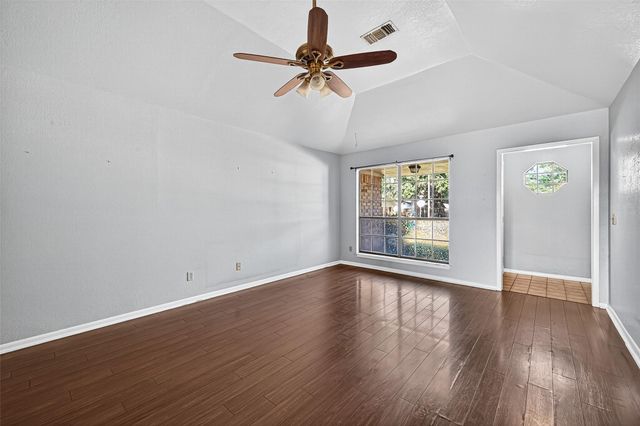 2407 Sue Street, El Campo, TX 77437