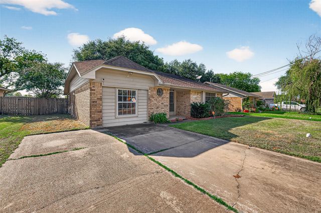 2407 Sue Street, El Campo, TX 77437