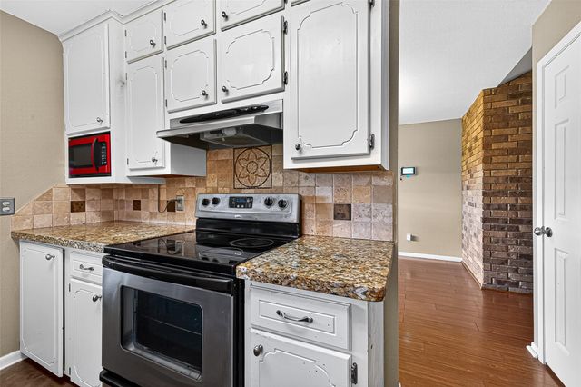 2407 Sue Street, El Campo, TX 77437