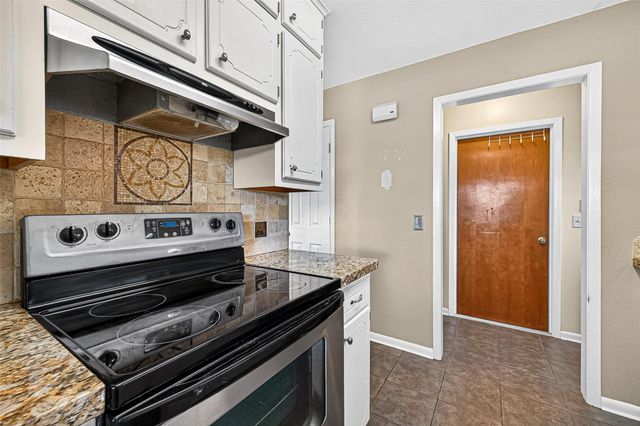 2407 Sue Street, El Campo, TX 77437