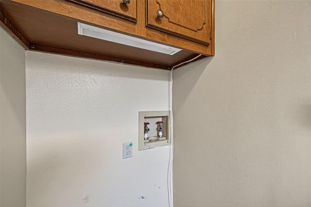 2407 Sue Street, El Campo, TX 77437