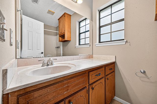 2407 Sue Street, El Campo, TX 77437