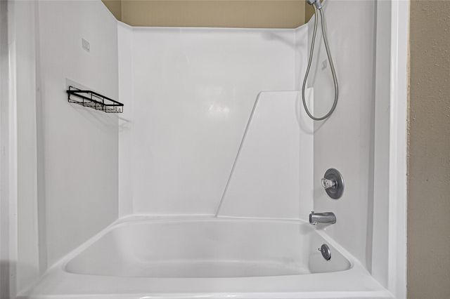 2407 Sue Street, El Campo, TX 77437