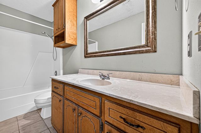 2407 Sue Street, El Campo, TX 77437