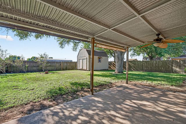 2407 Sue Street, El Campo, TX 77437