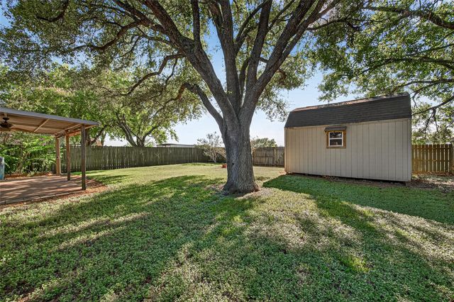 2407 Sue Street, El Campo, TX 77437