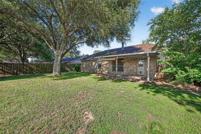 2407 Sue Street, El Campo, TX 77437