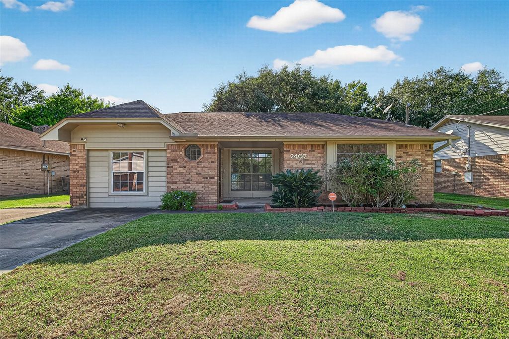 2407 Sue Street, El Campo, TX 77437