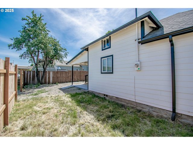 278 CHERRY Ct, Cottage Grove, OR 97424