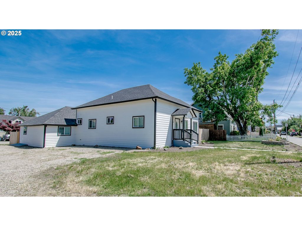 278 CHERRY Ct, Cottage Grove, OR 97424