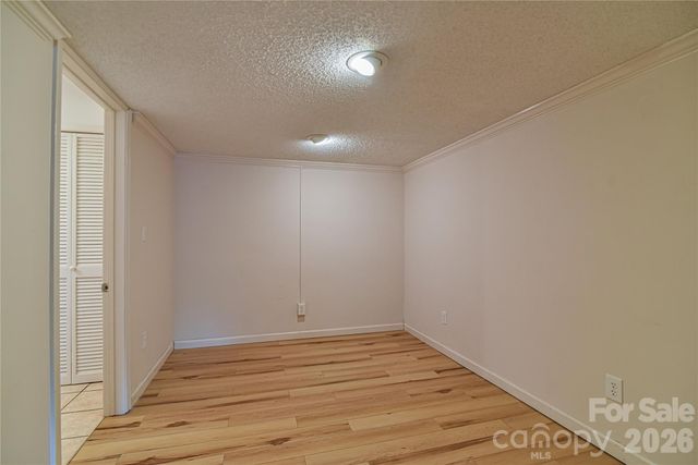 101 E Skyland Circle, Asheville, NC 28804