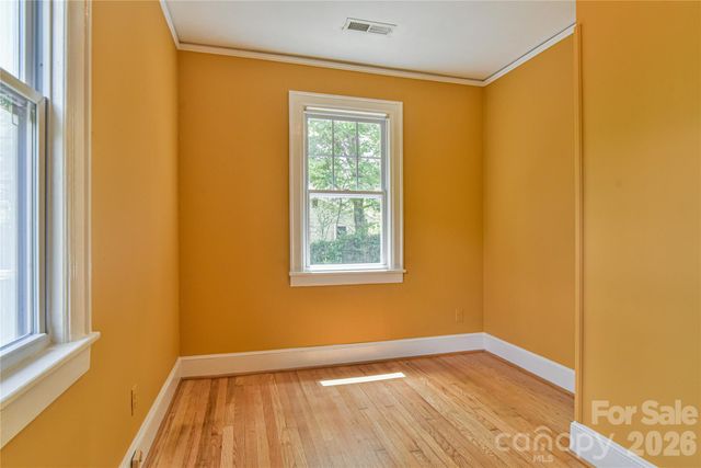 101 E Skyland Circle, Asheville, NC 28804