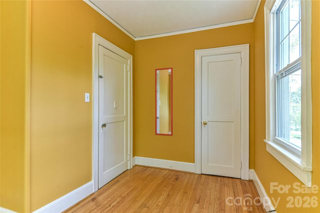 101 E Skyland Circle, Asheville, NC 28804