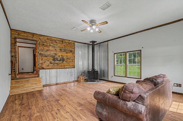 2266 Fm 1008, Dayton, TX 77535