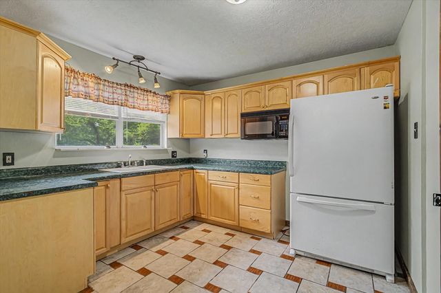 2266 Fm 1008, Dayton, TX 77535