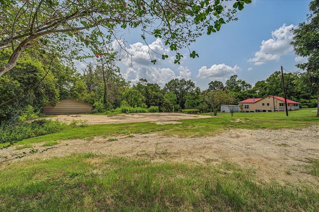 2266 Fm 1008, Dayton, TX 77535