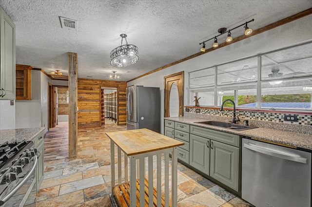2266 Fm 1008, Dayton, TX 77535