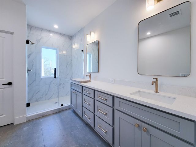 7703 Earl Rudder Way, Houston, TX 77055