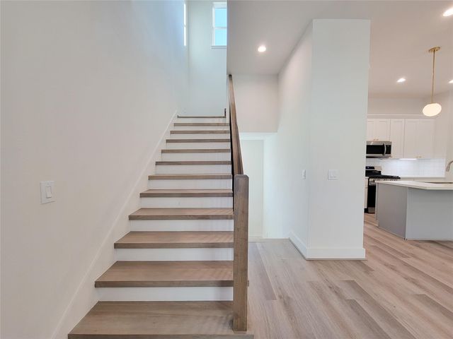 7703 Earl Rudder Way, Houston, TX 77055