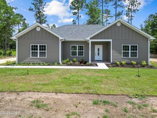 5987 Cross Country Boulevard, Marianna, FL 32446