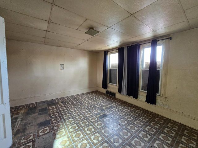 2935 N Vel R Phillips AVENUE, Milwaukee, WI 53212